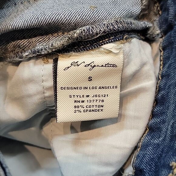 JW Signature Denim Dolphin Hem Shorts - Picture 7 of 15